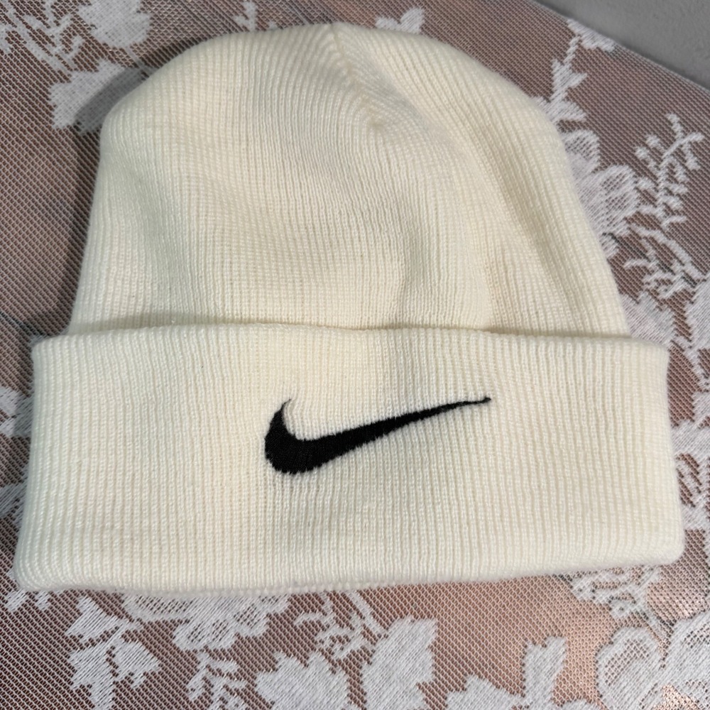 Nike Beanie Adult One Size Cream Good Embroidered Swoosh Logo Cuffed Ribbed Hat‎